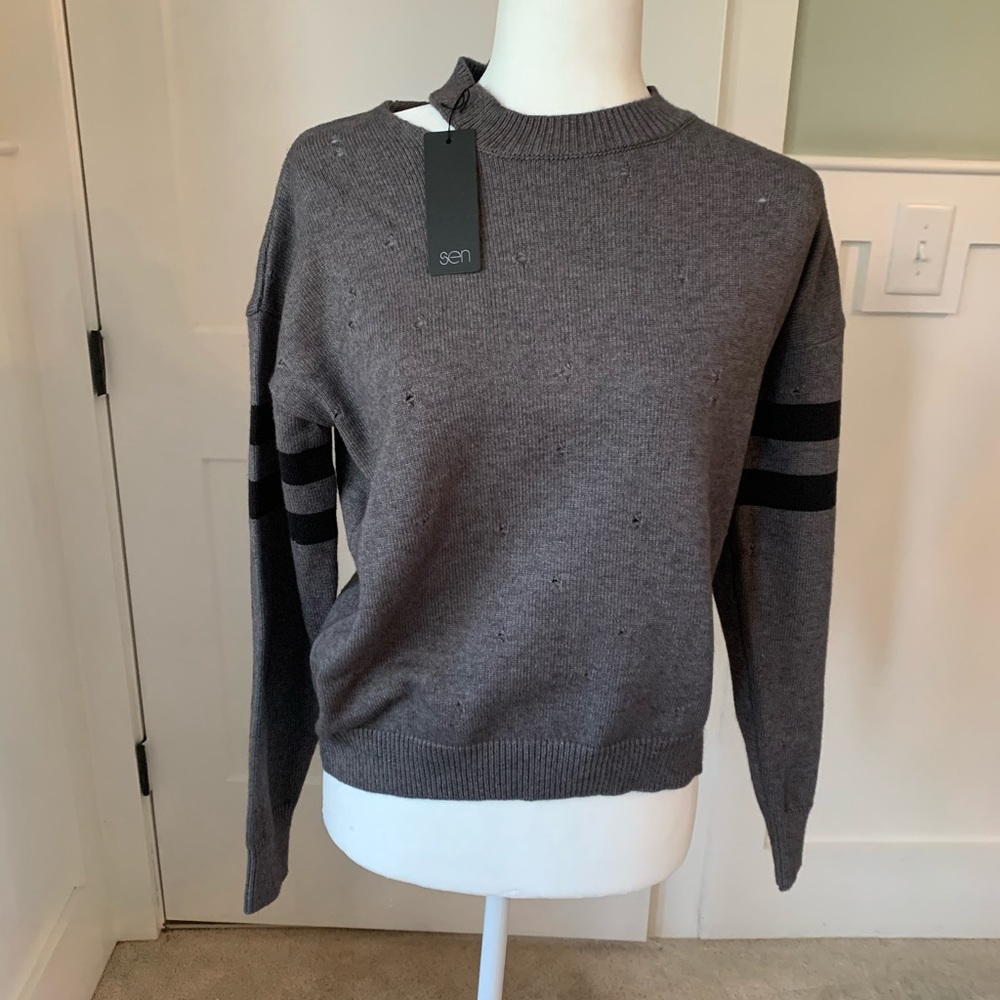 Sen slash grey sweater; size S.